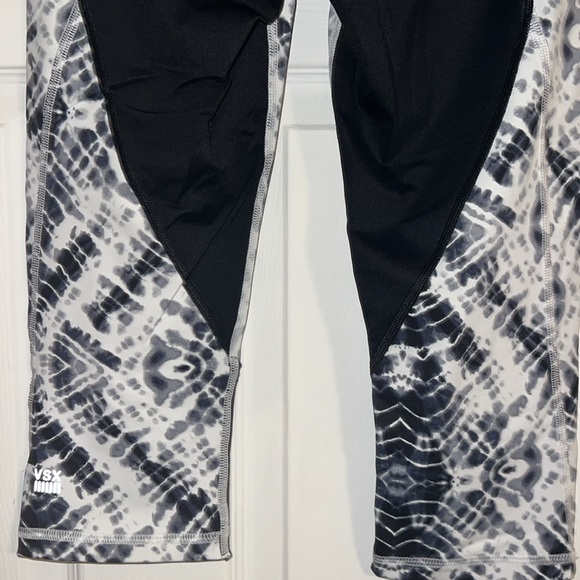 Victoria’s Secret Black Bas Court Tie Dye High Waisted Knockout Crop Leggings - Picture 11 of 12